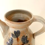 Sandstone pitcher