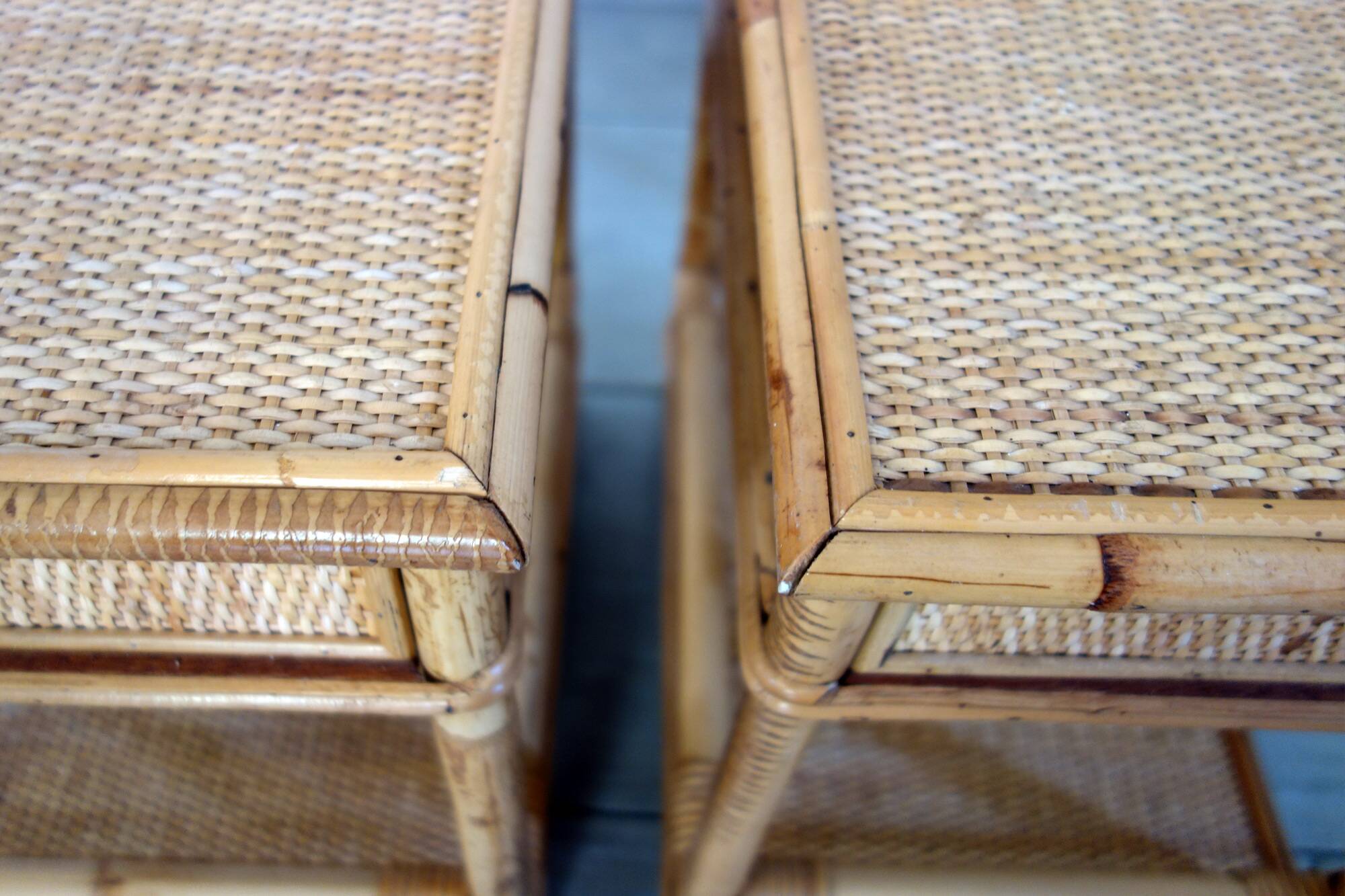 Pair of woven wicker and bamboo bedside tables, 70s/80s.
