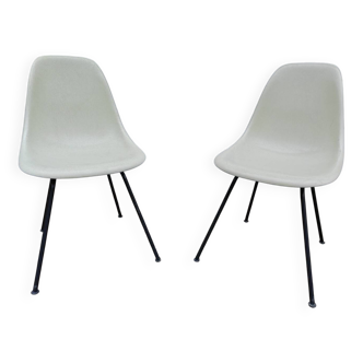 Eames DSW fibre chair pair