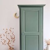 Renovated green bonnet maker