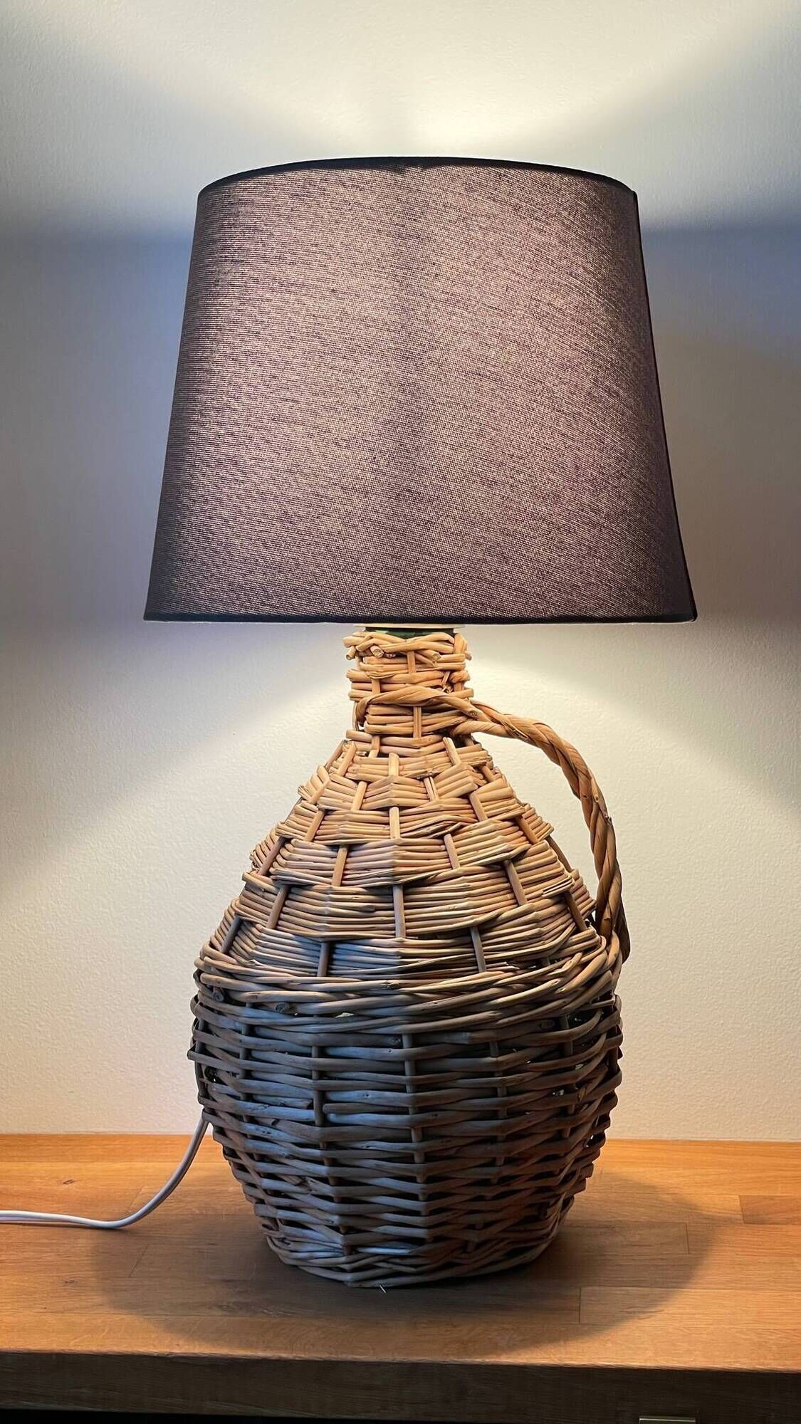 VINTAGE Lady Jeanne LAMP in RATTAN
