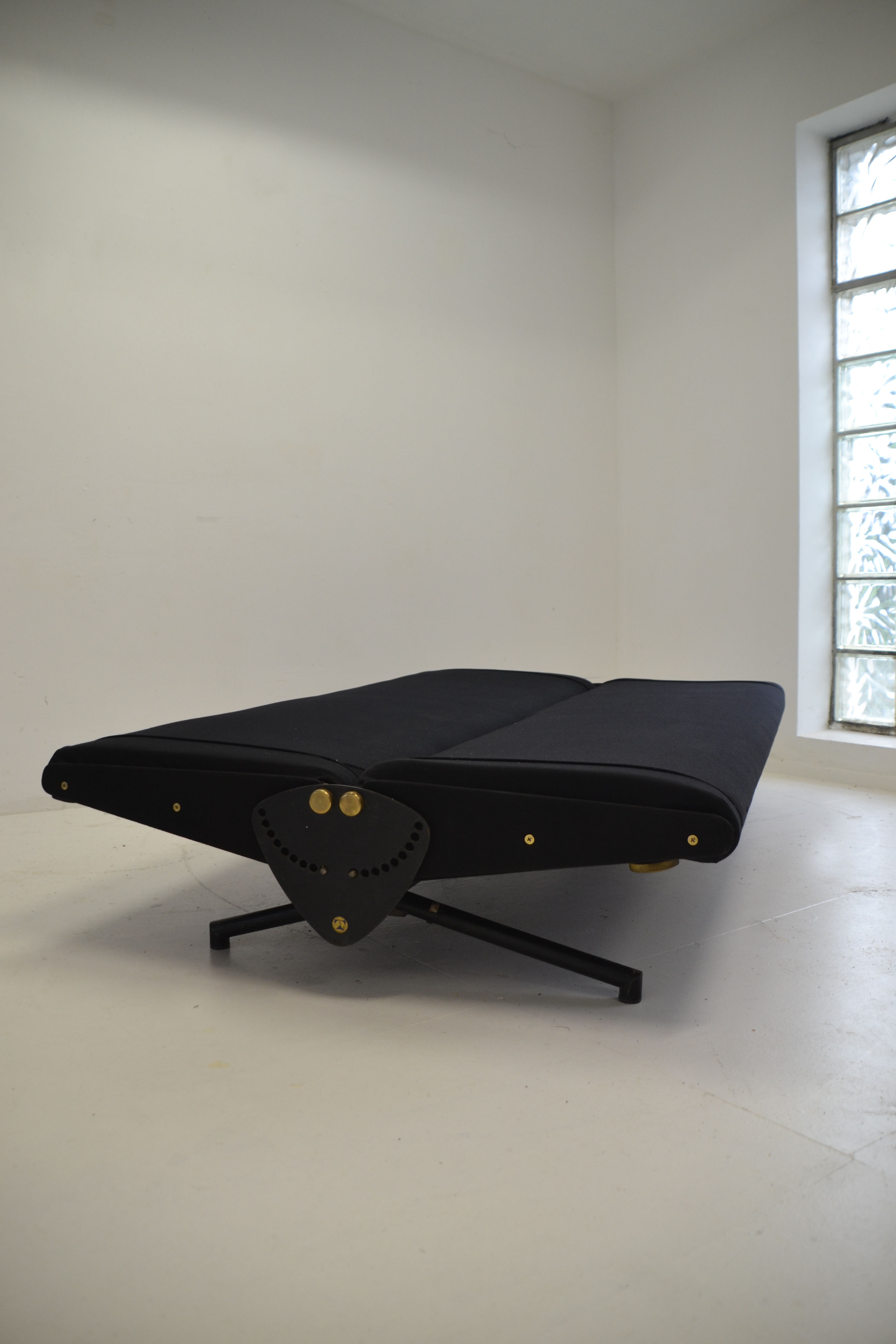 Sofa Osvaldo Borsani model D70 for Tecno 1954