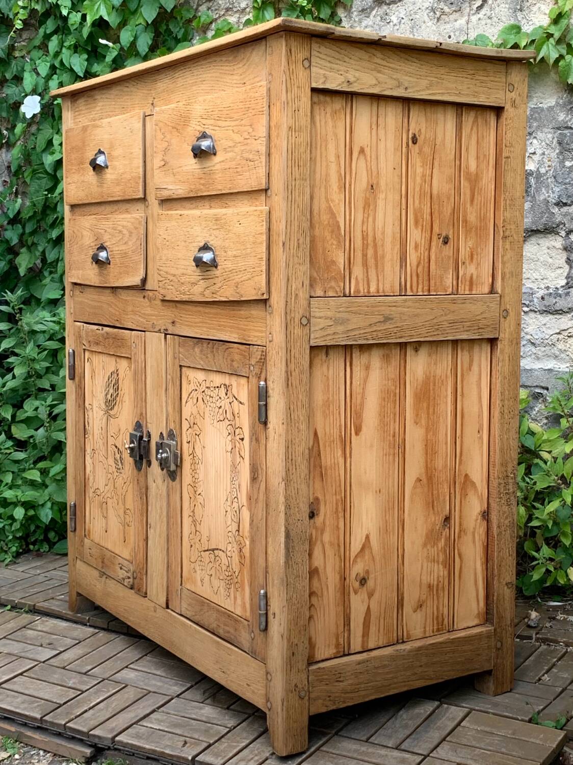 Parisian art deco sideboard in solid raw wood with pyrographed decorations, 1929