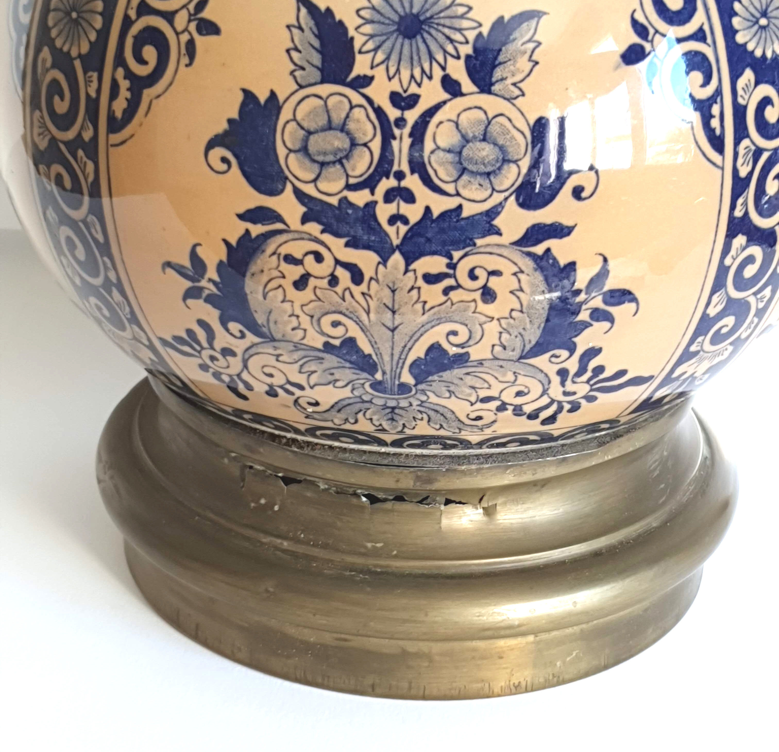 Gien earthenware kerosene lamp