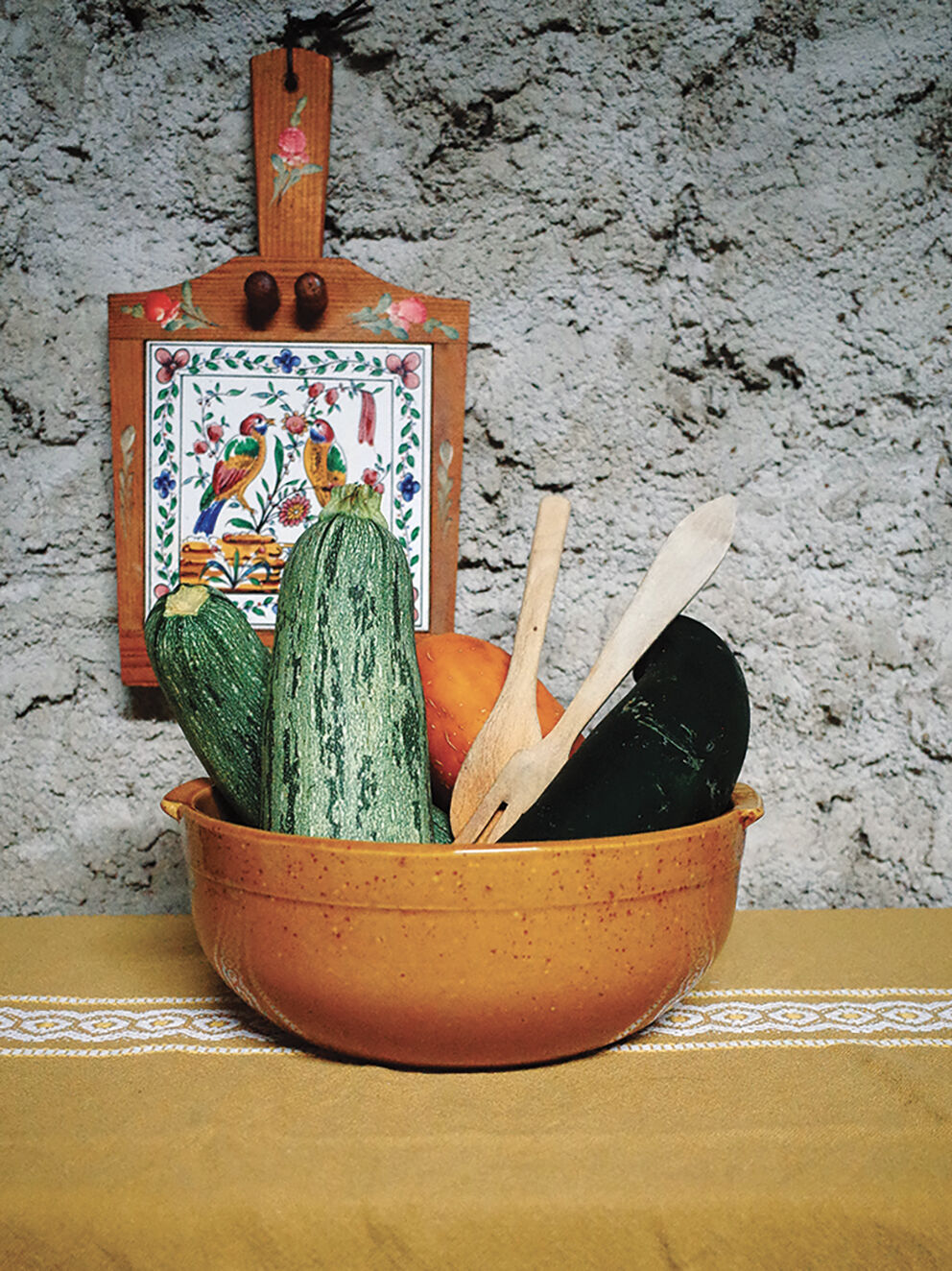 Salad bowl in glazed ochre sandstone