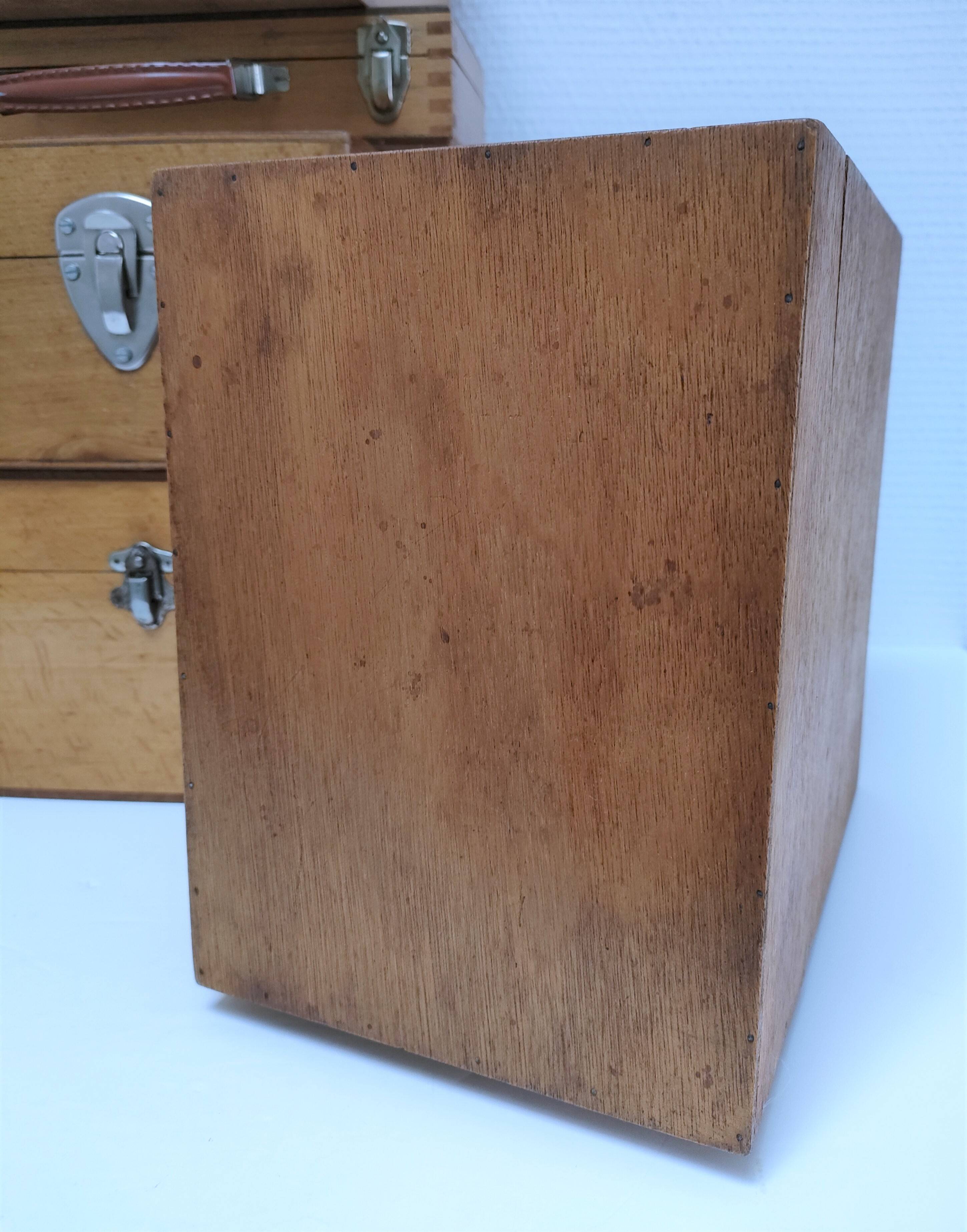 Cinq boîtes bois vintage