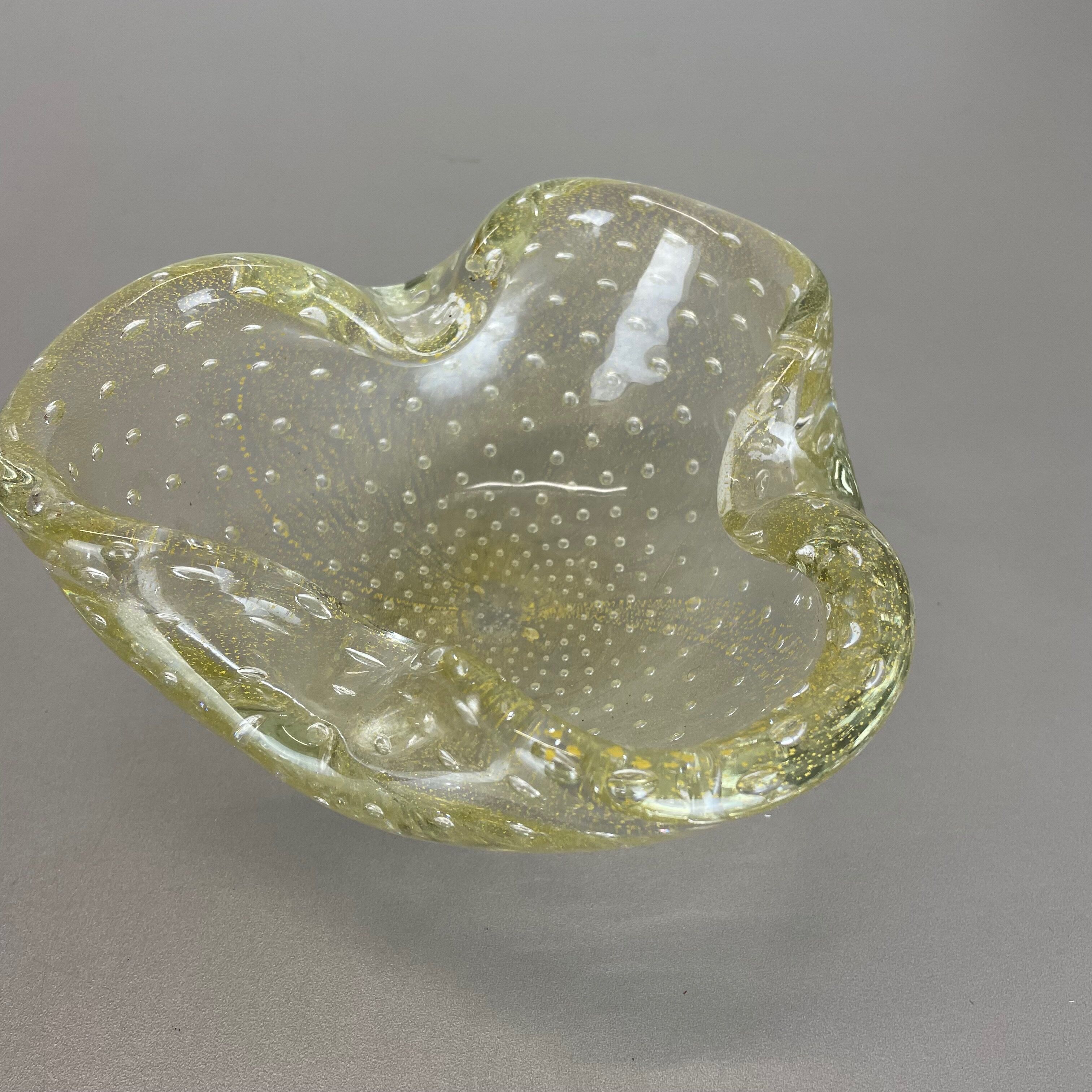 Murano Glass "Gold Dust Bubble" Bowl Element Shell Ashtray Murano, Italy, 1970s