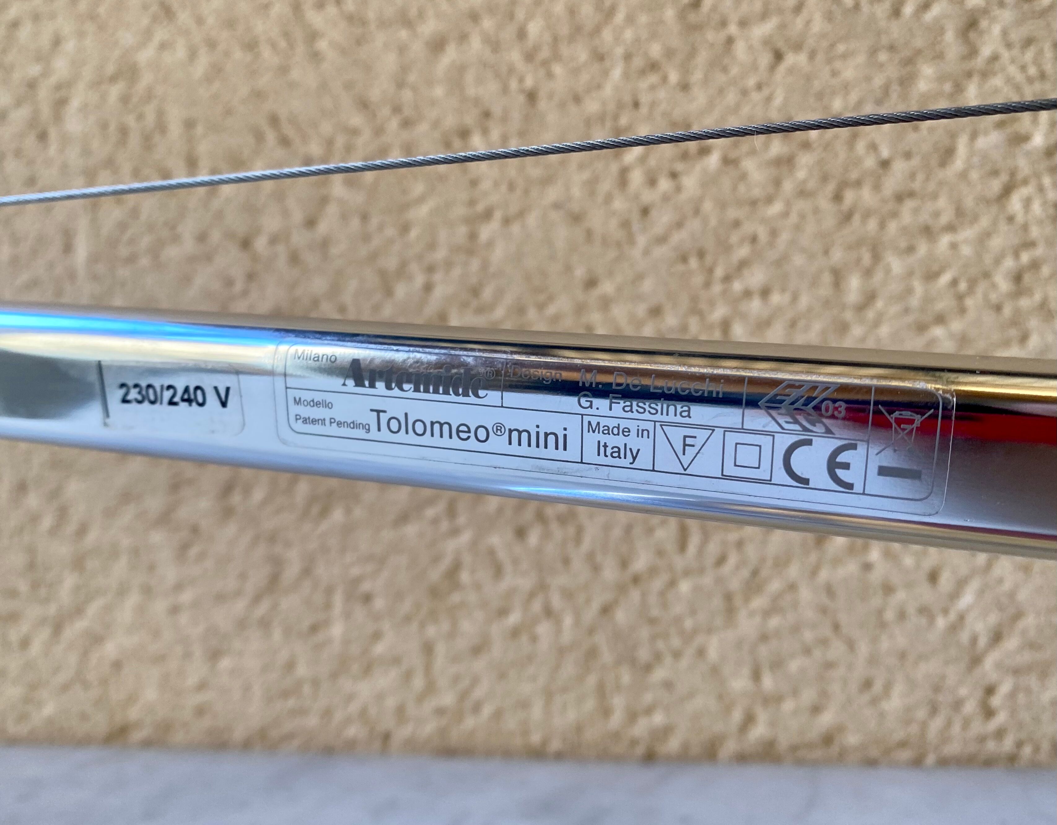 Artemide Tolomeo mini desk lamp on pliers and design Michele De Lucchi - Giancarlo Fassina