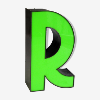 Letter r green