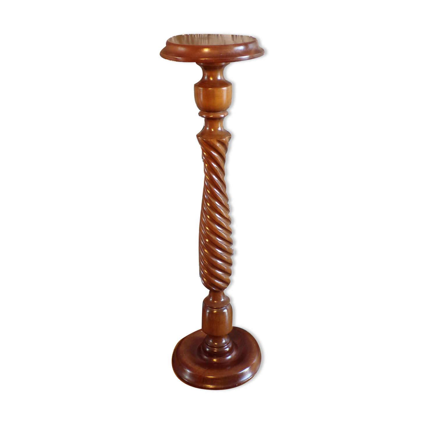 Turned wooden presentation column