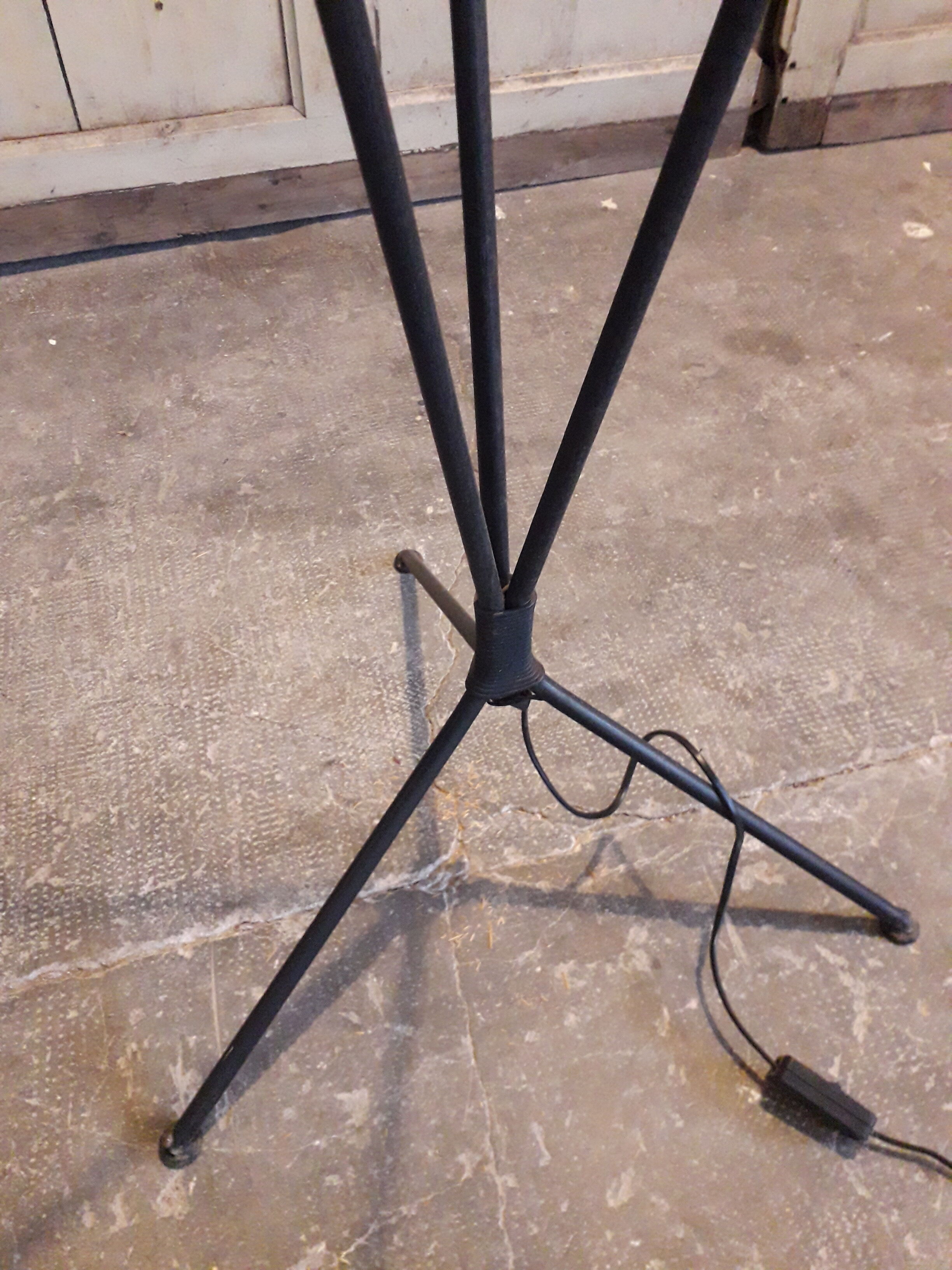 Floor lamp 3 branches 1950 in metal and raffia