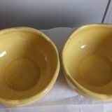 2 ceramic bowls