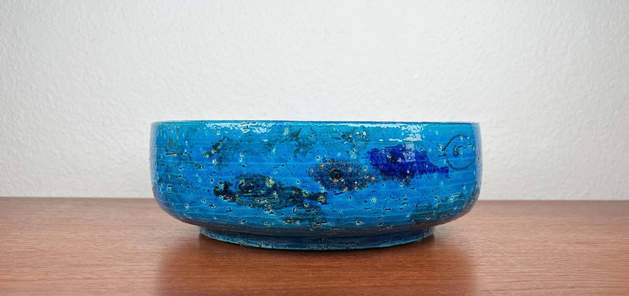 Bowl in the shape of a fish, modern fish from the mid-century by Aldo Londi for Bitossi, Italy, 1960s.