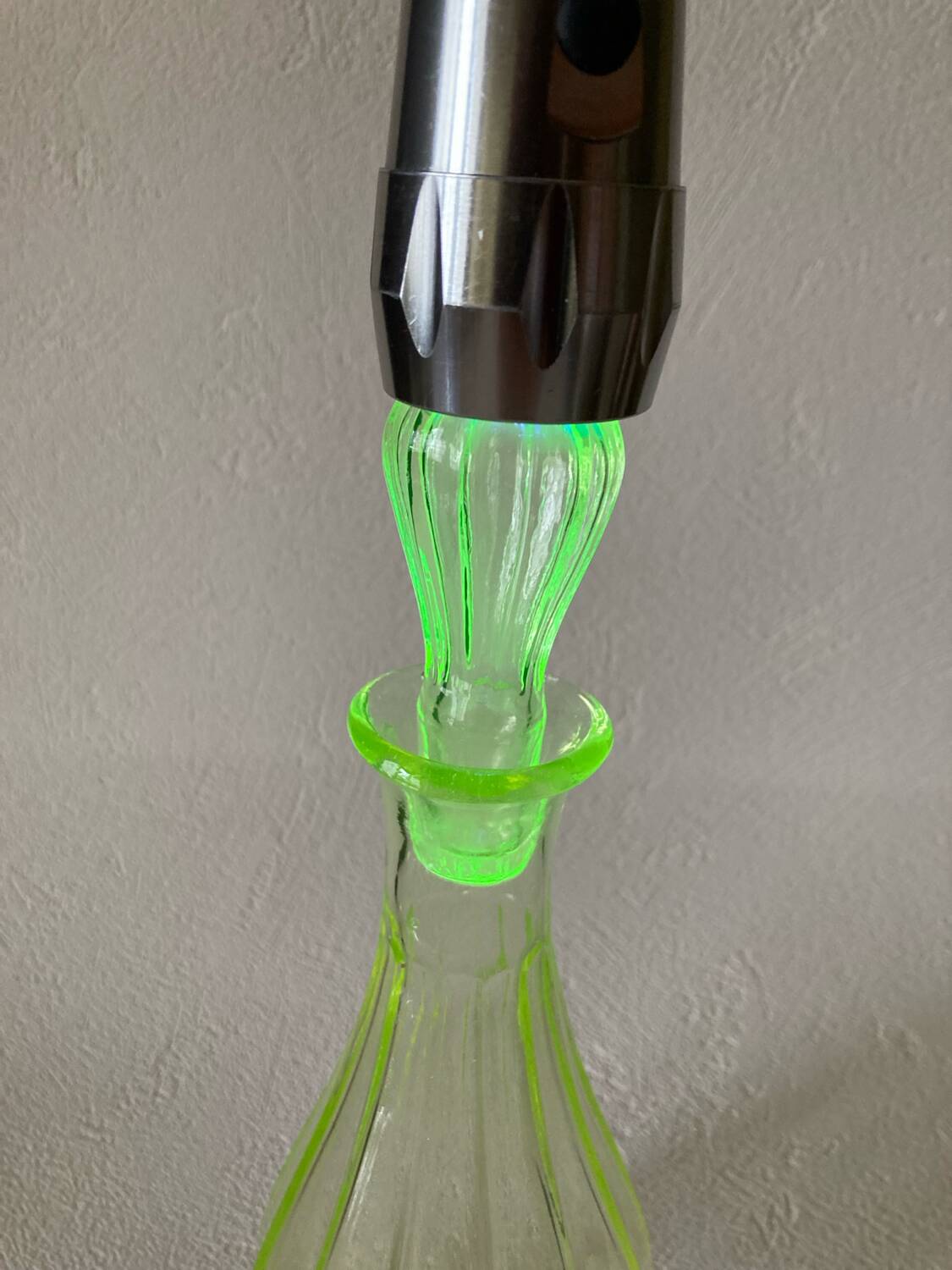 Small uraline carafe