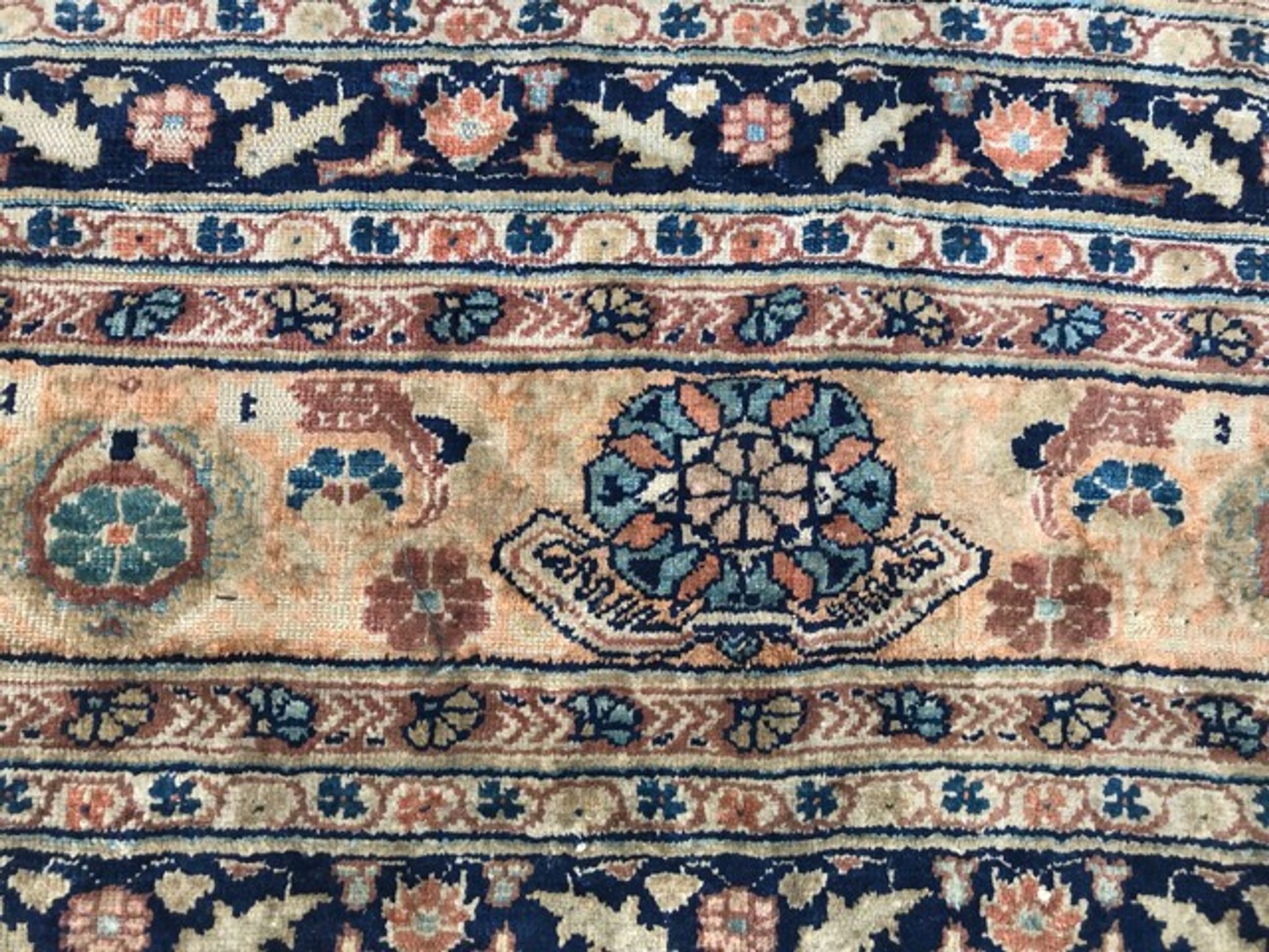 Very beautiful antique Persian carpet Tabriz very fine silk 135x160 cm