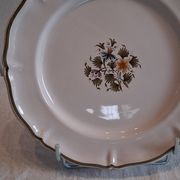 Moustier Feret plate in earthenware in very good condition.