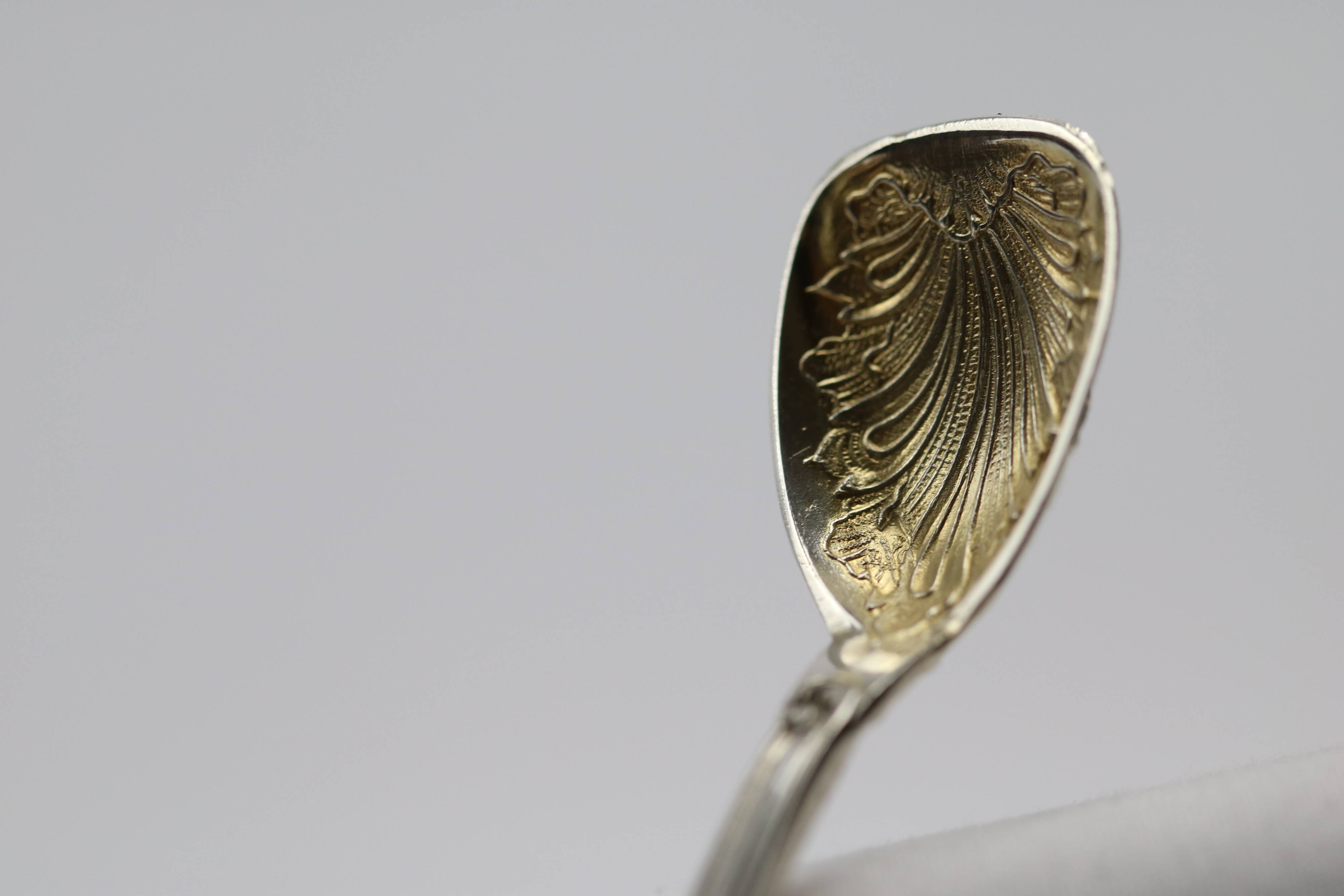 Louis XV Style Salt Shovel In Sterling Silver And Vermeil