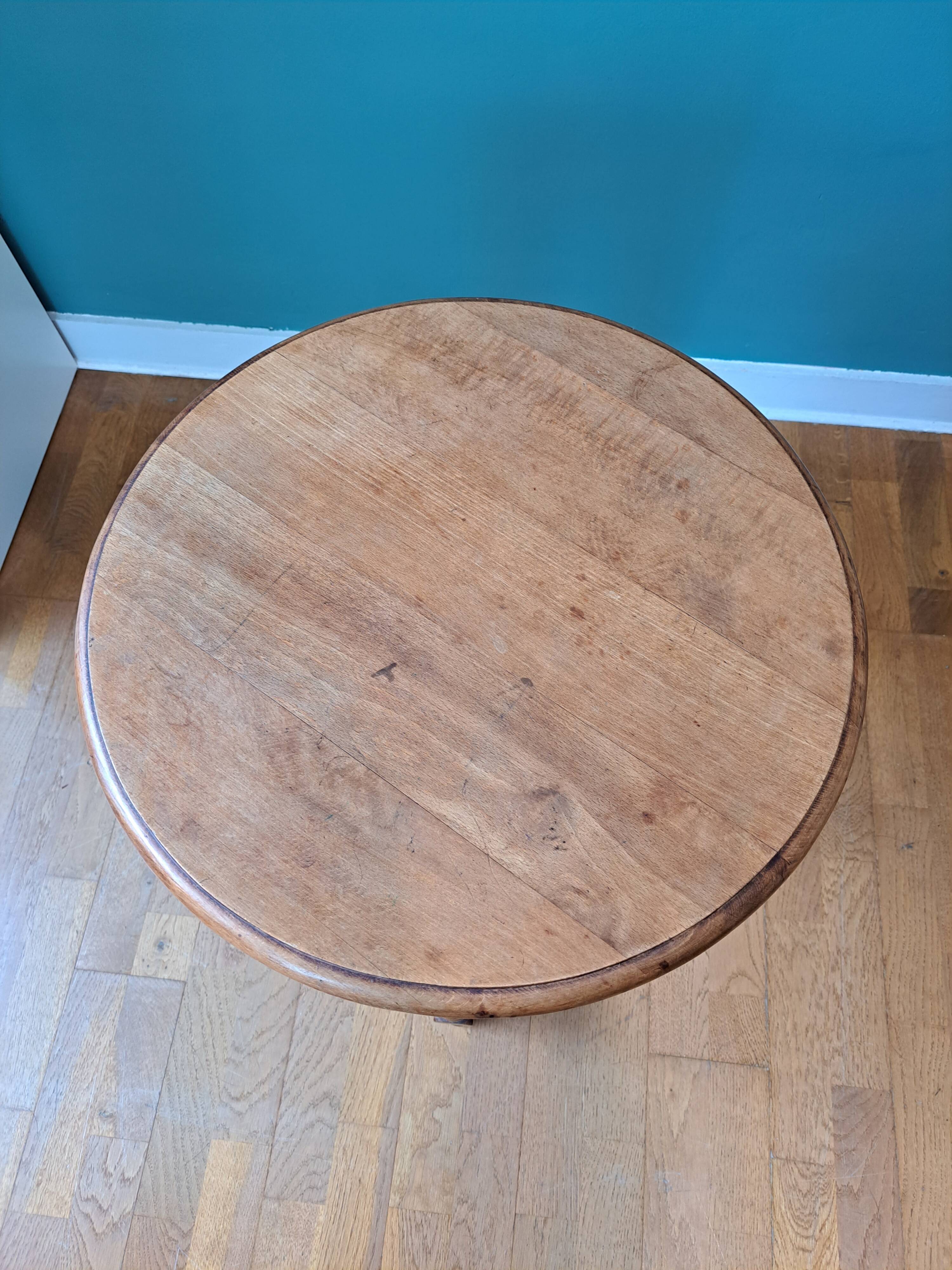 Side table with turned wooden legs