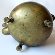 Théière vintage en bronze