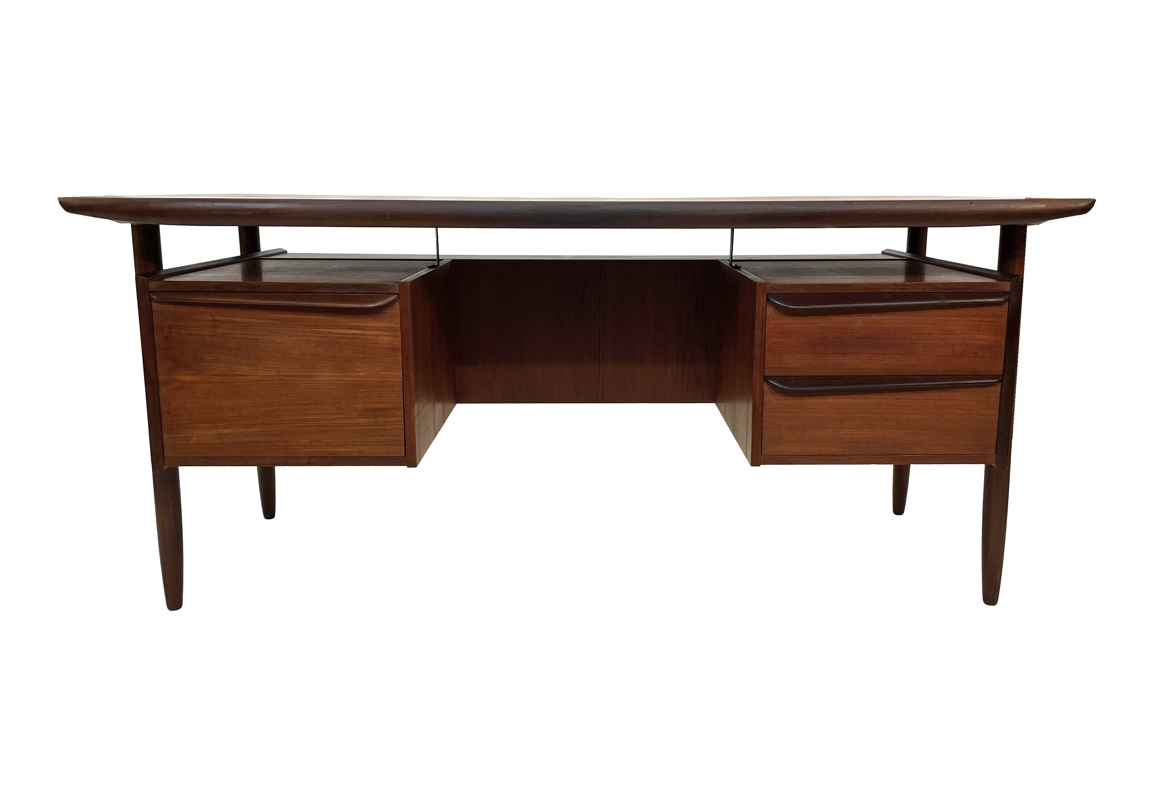 Bureau vintage en teck de Tijsseling pour Propos Hulmefa 1960