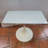 Tulip foot end table from the 70s