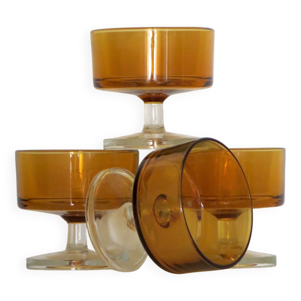 4 coupes Arcoroc en verre ambré jaune en très bon état