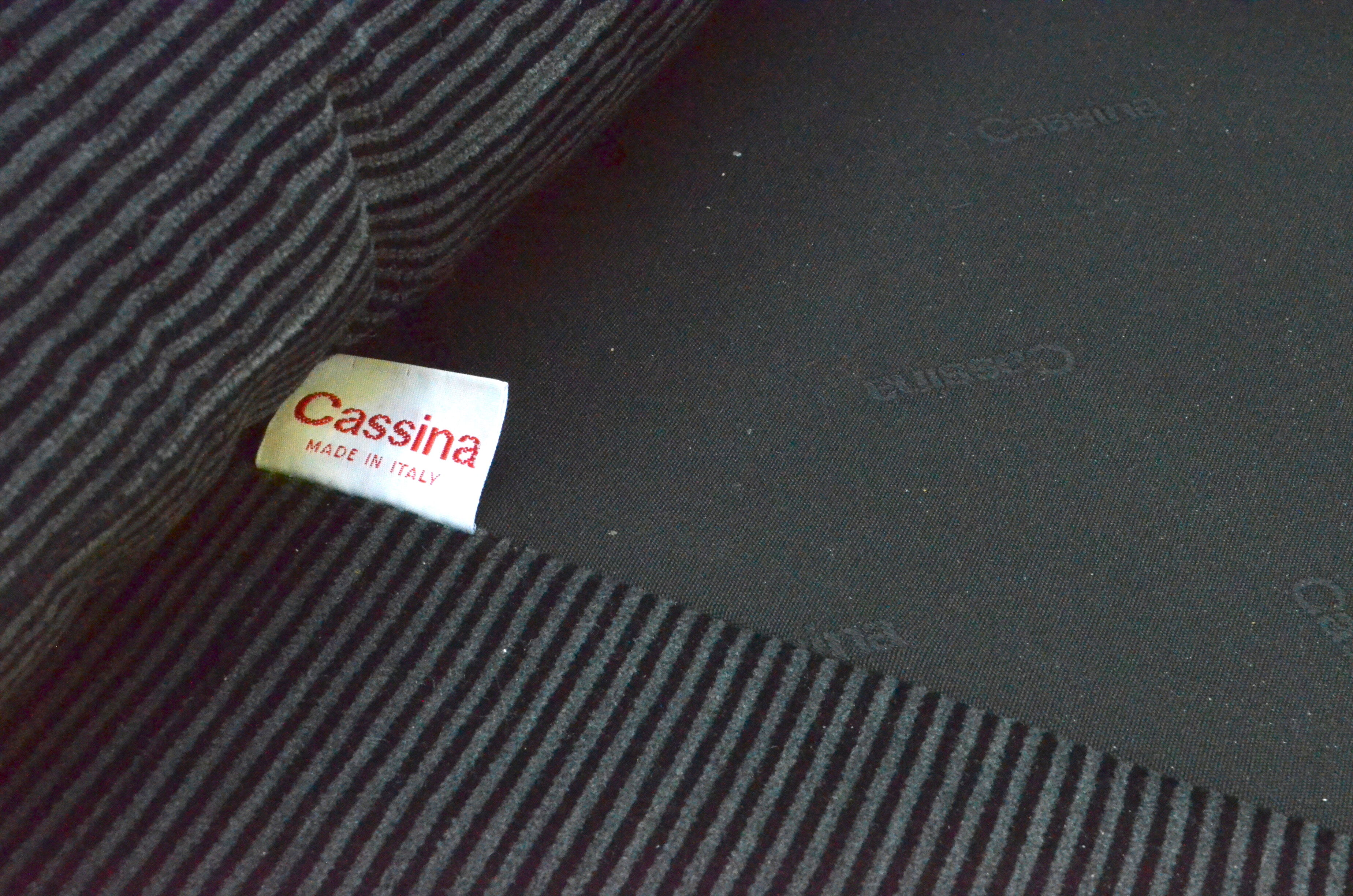 Sofa "Maralunga" by Vico Magistretti edition Cassina velvet bicolor