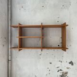 Wall mount pin "regain"