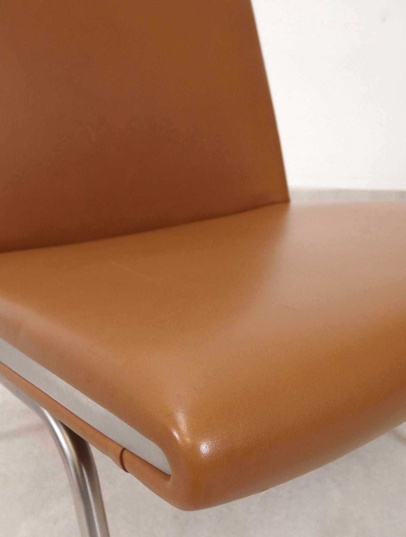 Airport lounge chair CH401 by Hans J. Wegner