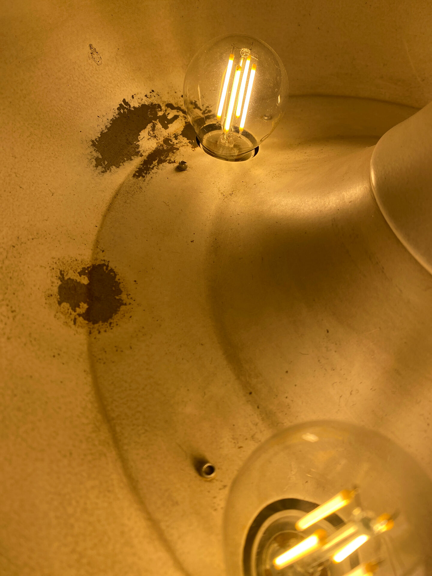 Lustre Bertrand Balas