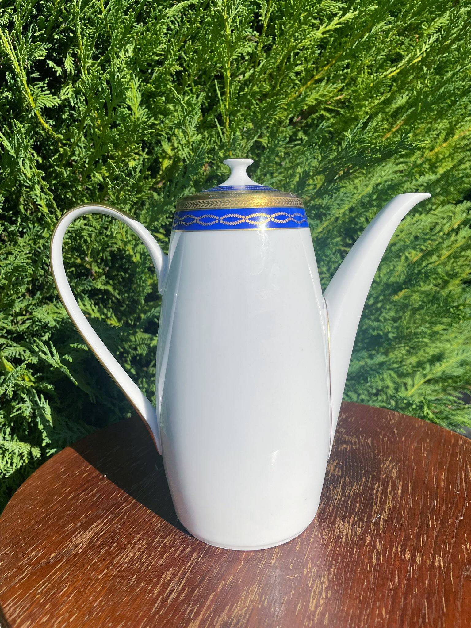 Porcelain teapot / Czech Republic