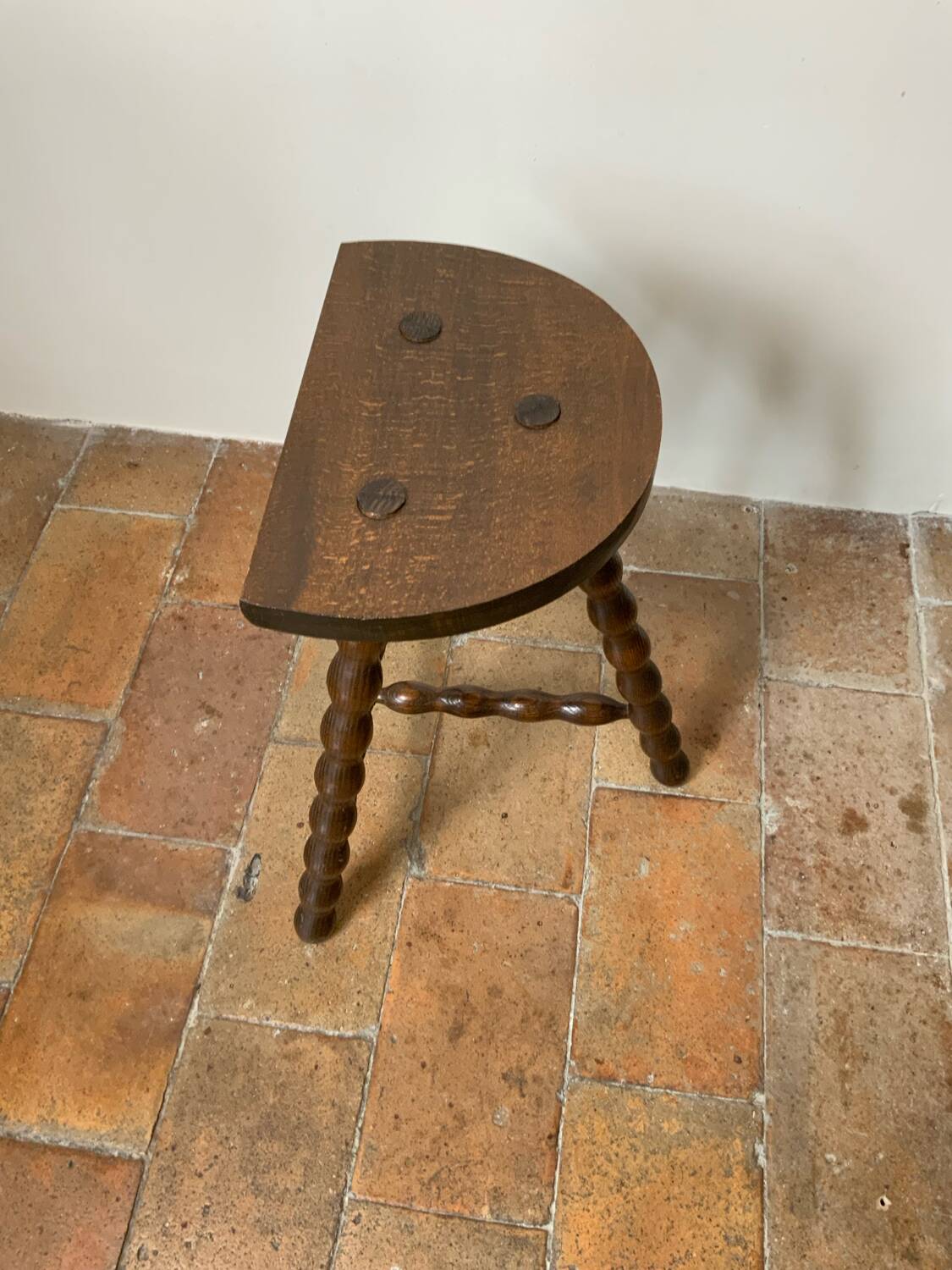 Tripod stool