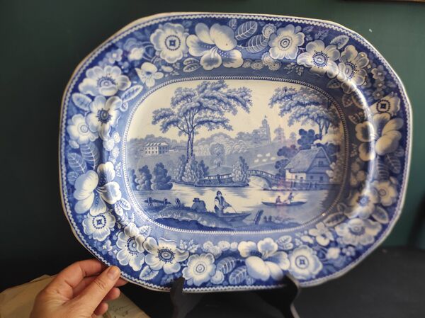Grand plat de service ancien, Wild Rose par Bell, Cook & Co.