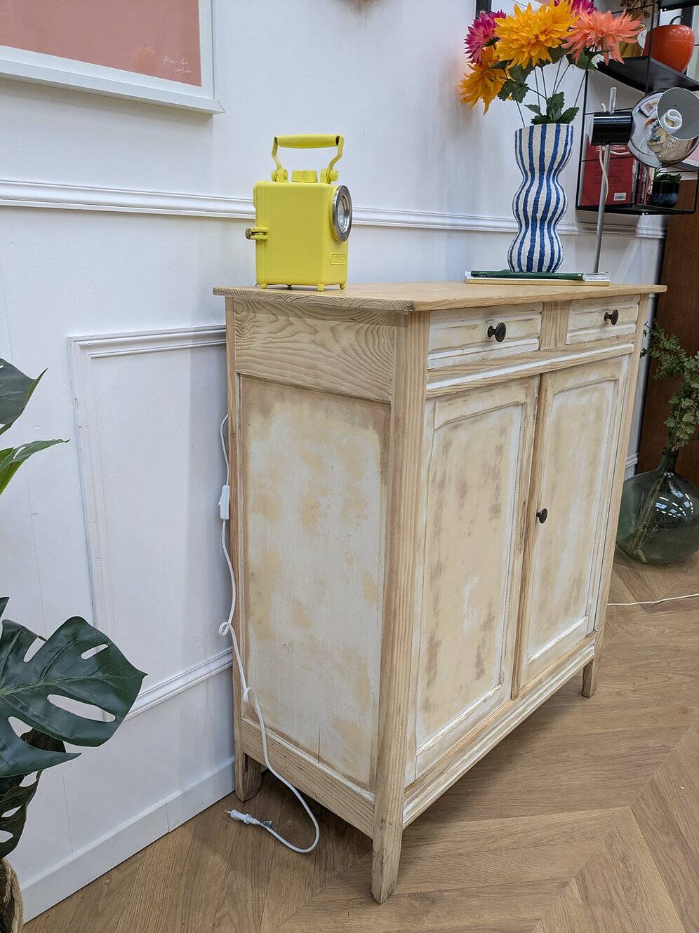 Buffet parisien vintage patiné