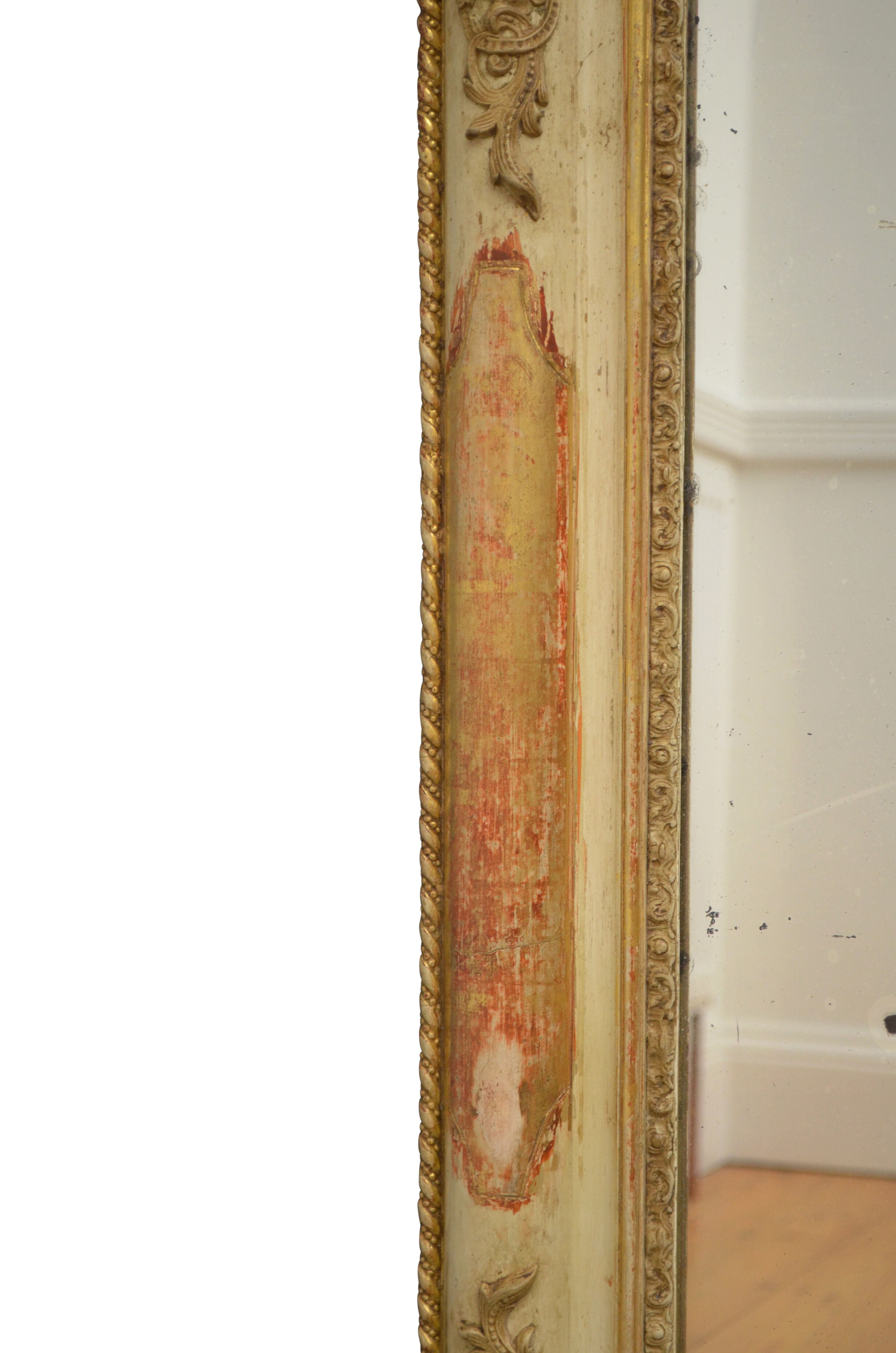 Miroir de mur doré du 19ème siècle