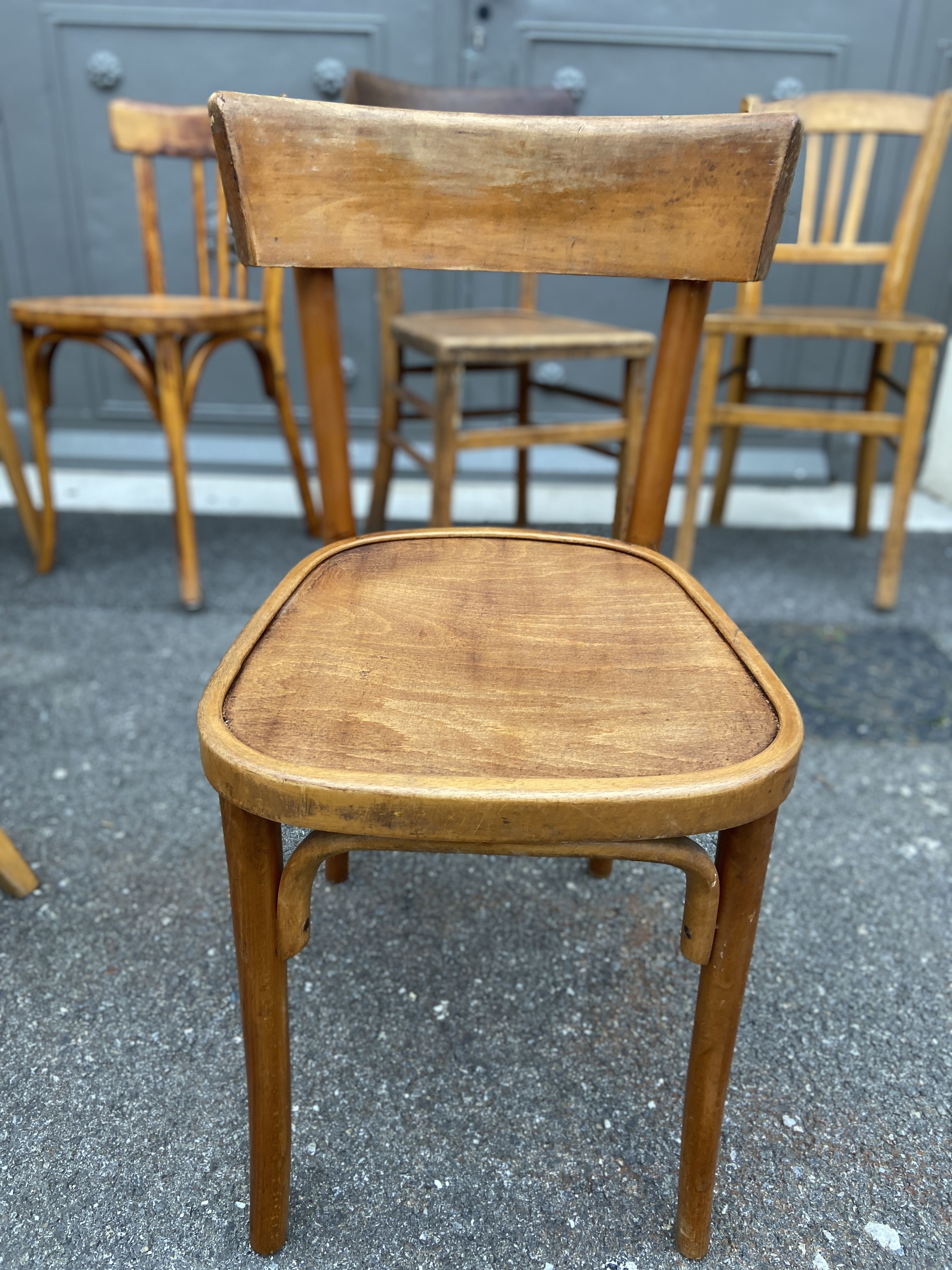 Set of 15 vintage curved wood coffee bistro chairs
