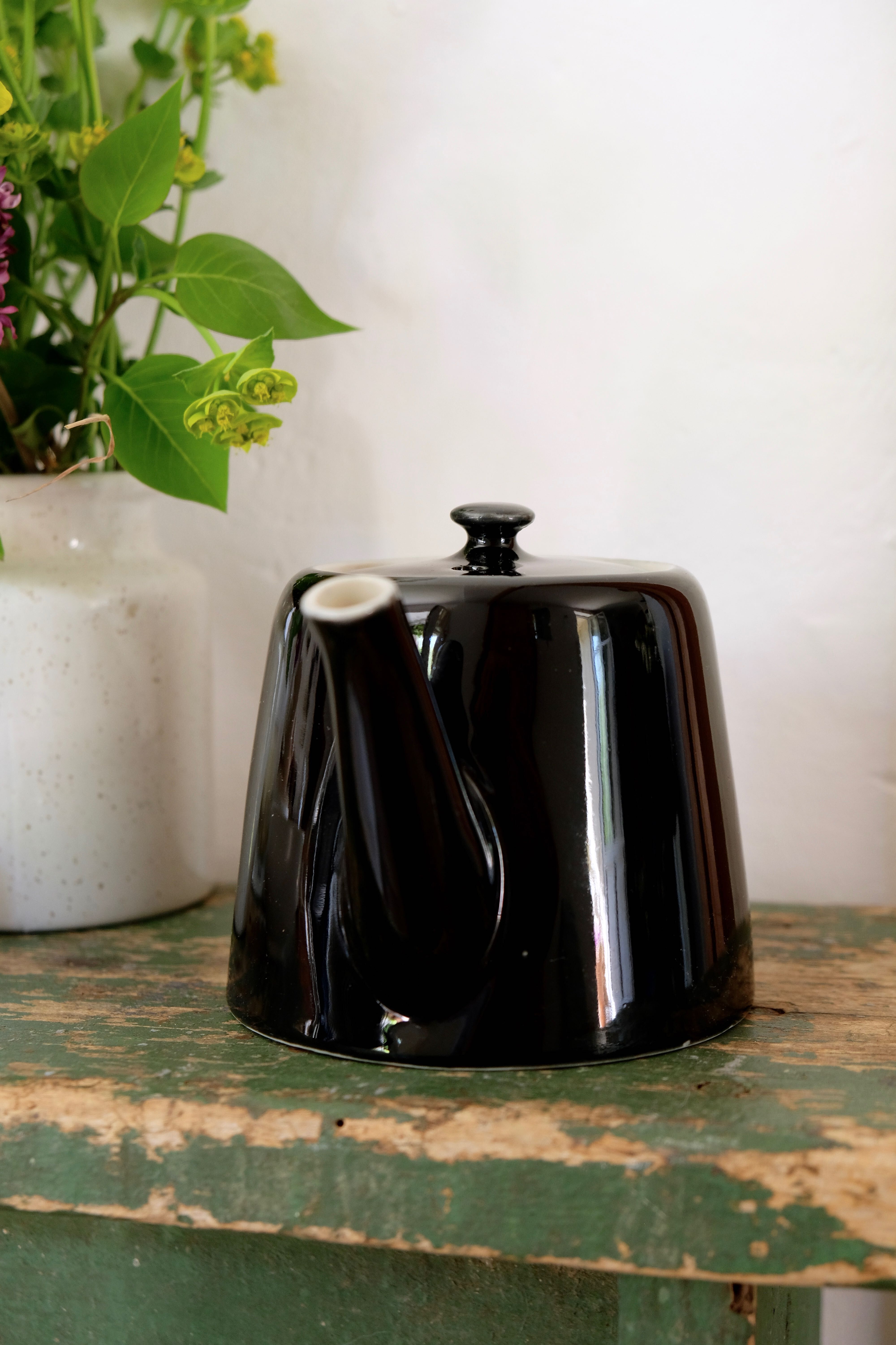 Teapot or tisanière in vintage black ceramic