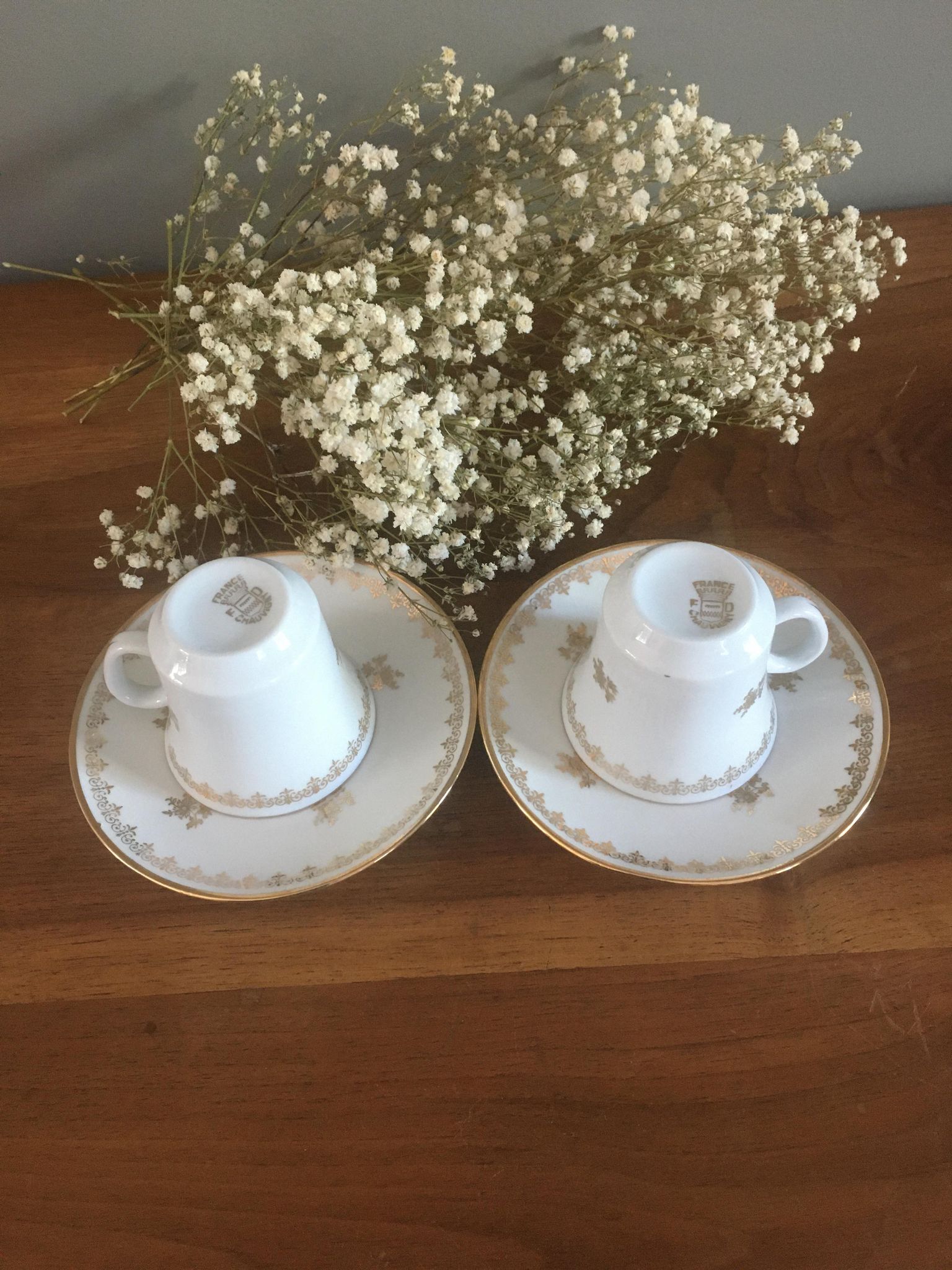 Coffee service in antique porcelain