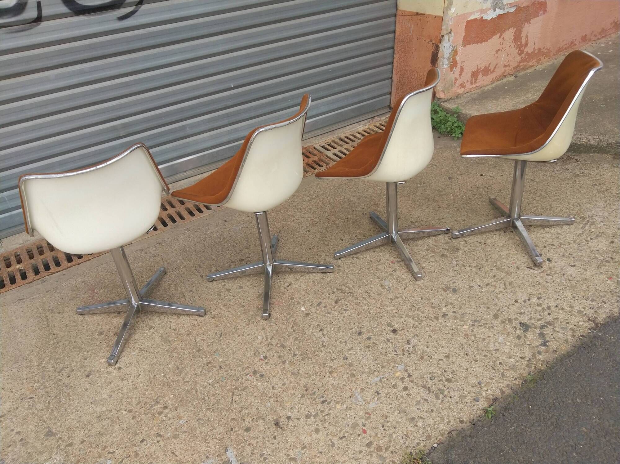 Set of 2 monohull and rotating chairs by Schweitzer for Lafargue S.A dated january 19