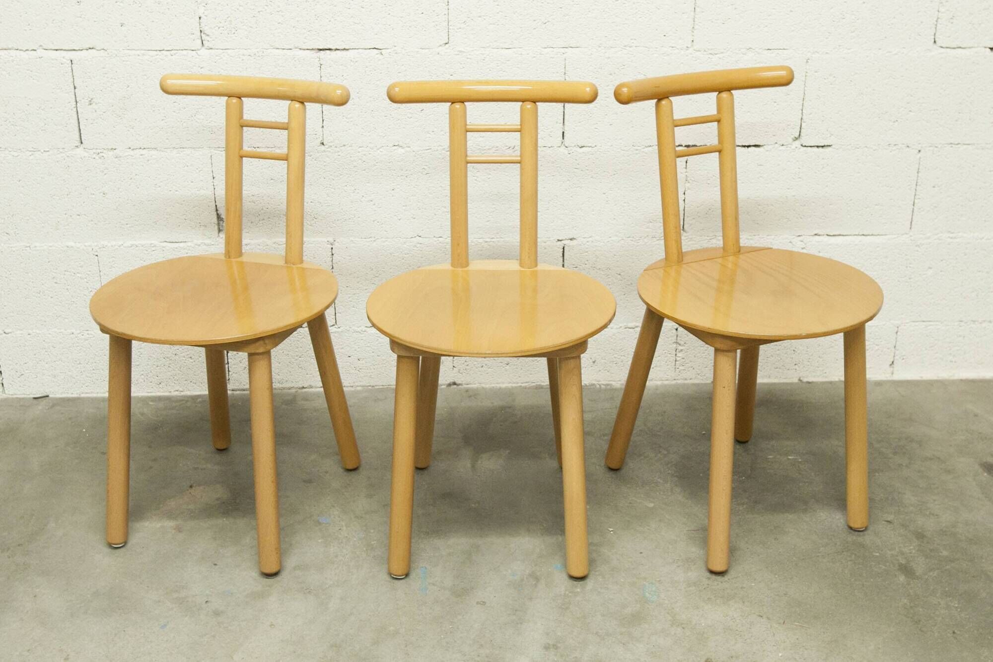 Set of 3 minimalist chairs in light wood 1980 Italy