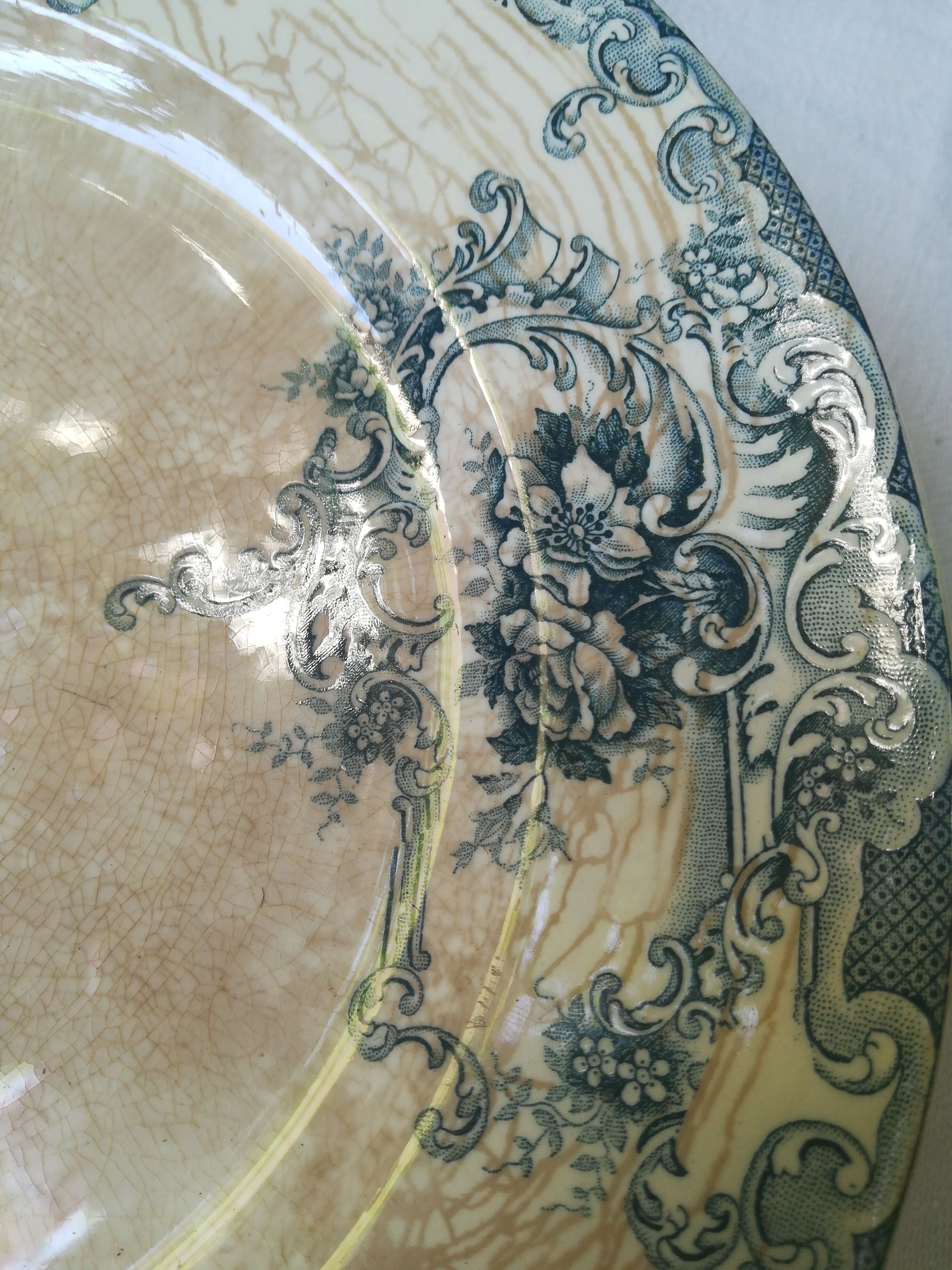 Iron earthenware plates