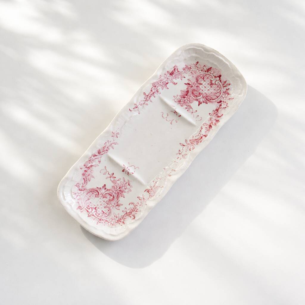 Small 19th-century dish in pink ironstone.