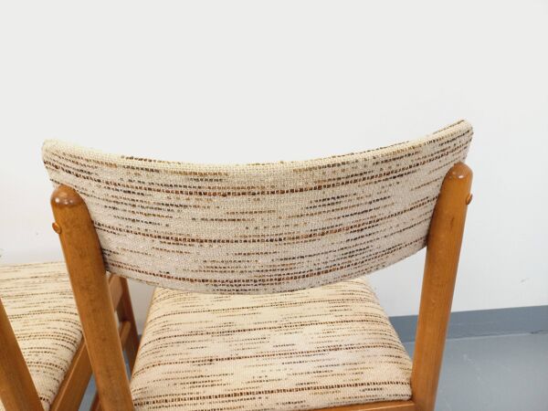 Paire de chaises vintage Baumann en bois et tissu des années 70