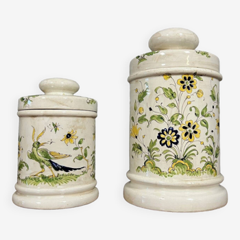 Moustiers XXeme : 2 pots a Bombons en porcelaine a décors peints a la main vers 1930