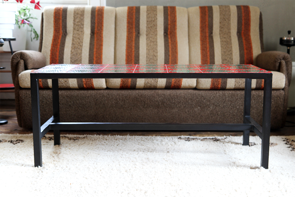 Coffee table ceramic red and green 1960