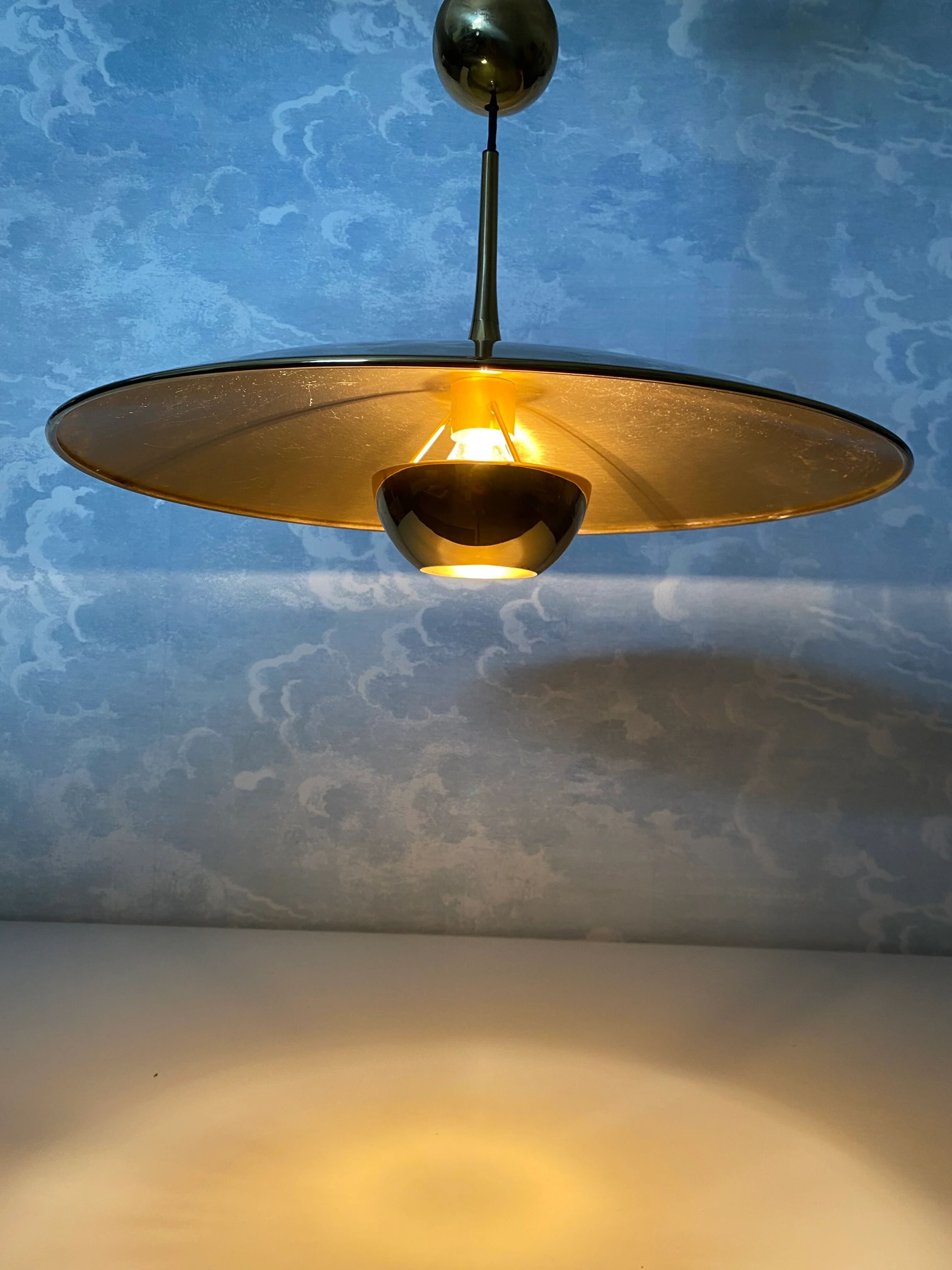 Adjustable brass pendant Onos 55 Center Pull by Florian Schulz, Germany, 1970s