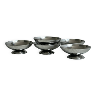 6 standing cups in metal, stainless steel.