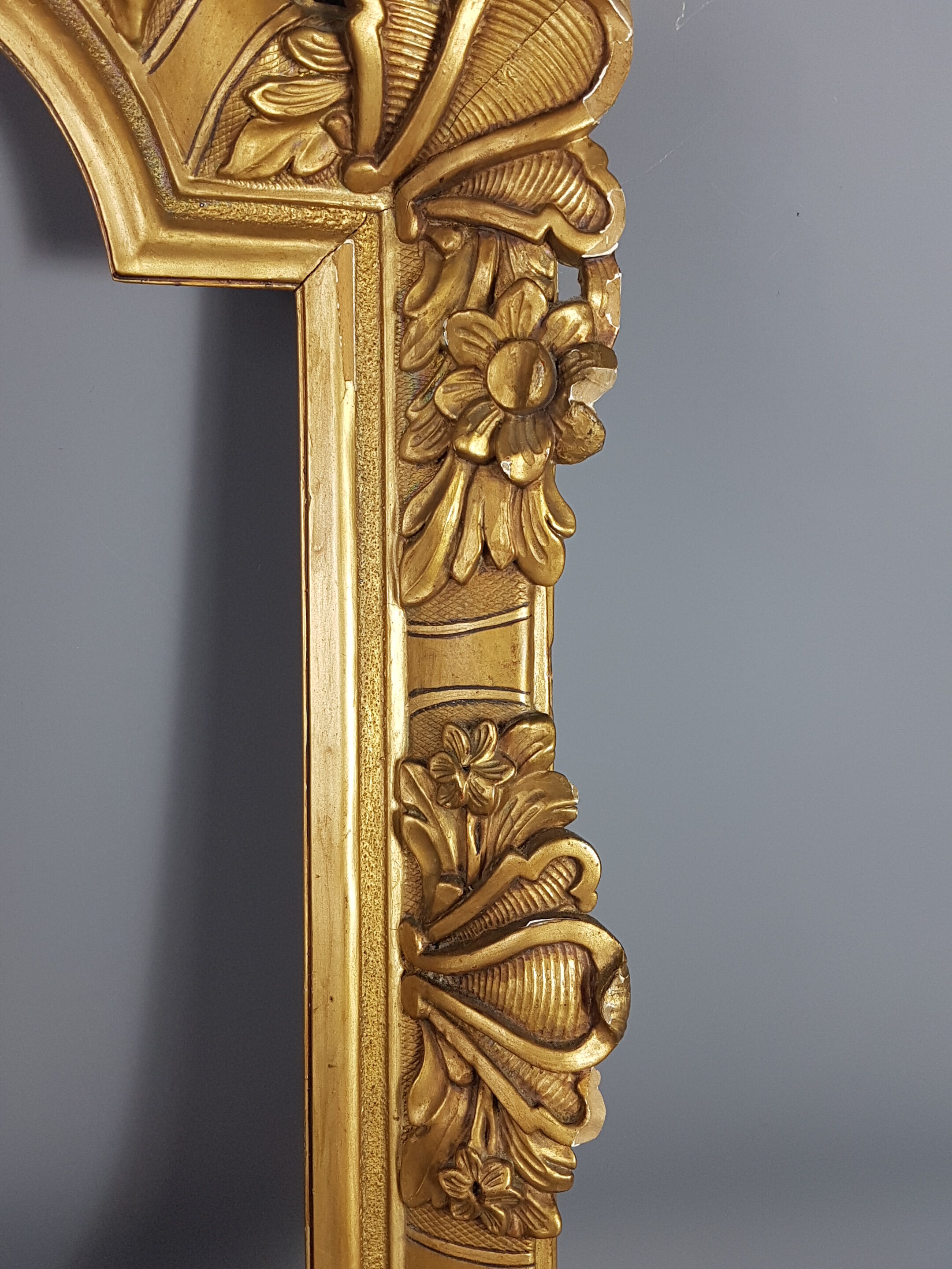 Frame carved wood, key 18th century 63x41 Leaf 47x27cm Bel state SB150