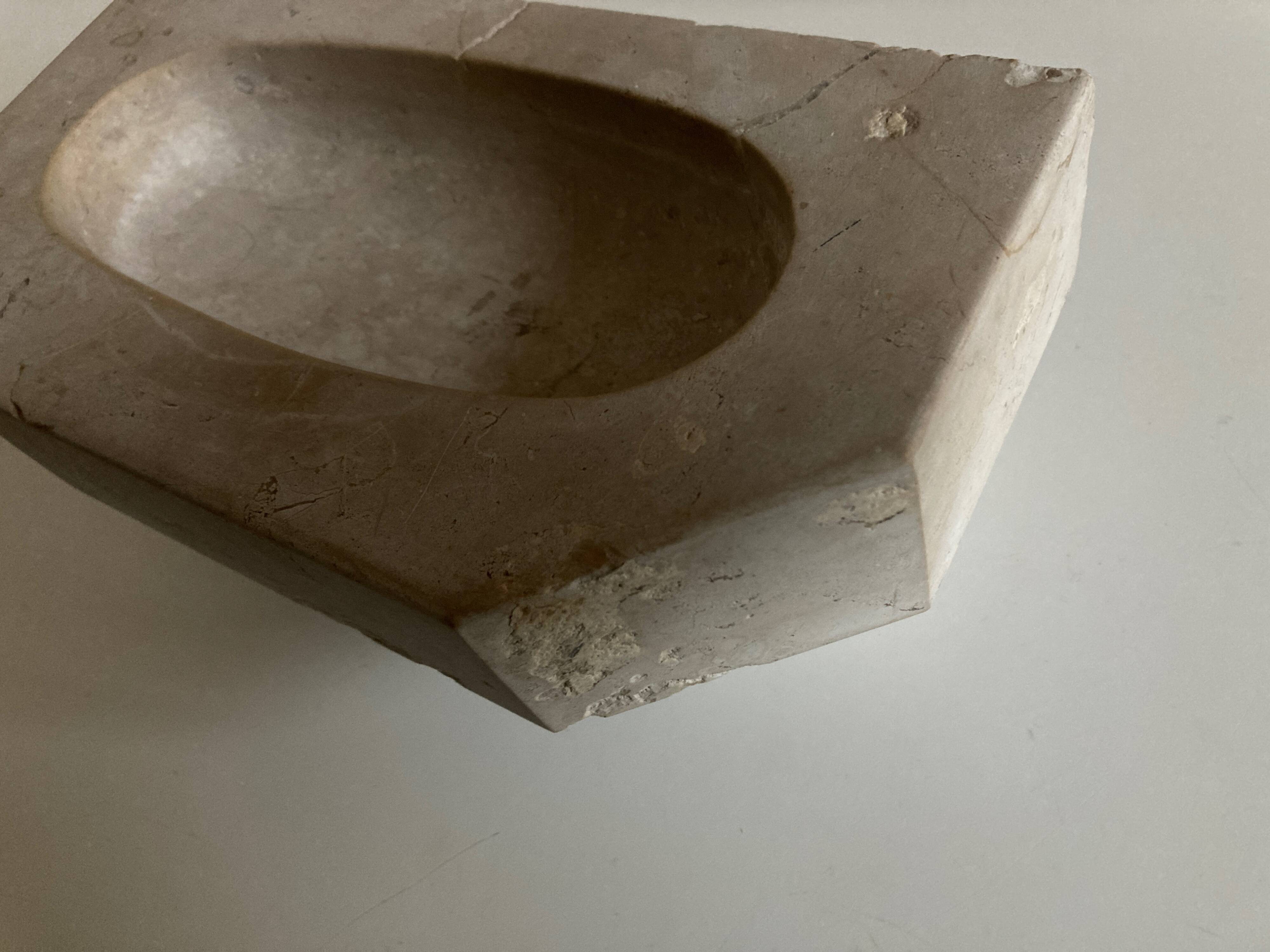 Monastery stone font XS bastide soap holder