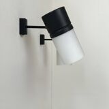 Paire d'applique vintage orientable, métal noir mat et opaline France 1950